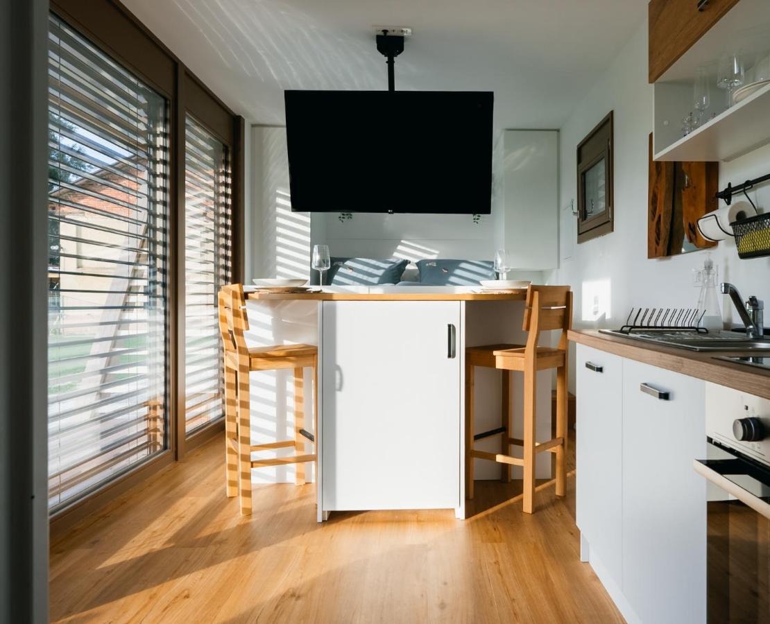 Fortun Estate - Apartmaji Ob Reki Kolpi メトリカ エクステリア 写真